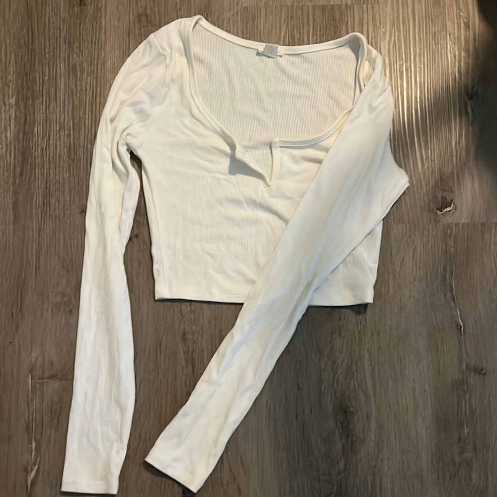 White long sleeve crop top